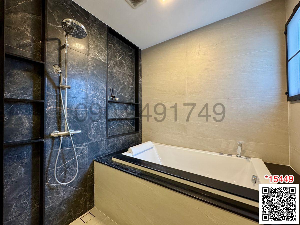 เช่า บ้านเดี่ยว ขนาด 5 ห้องนอน หมู่บ้าน Grand Bangkok Boulevard บางนา-อ่อนนุช