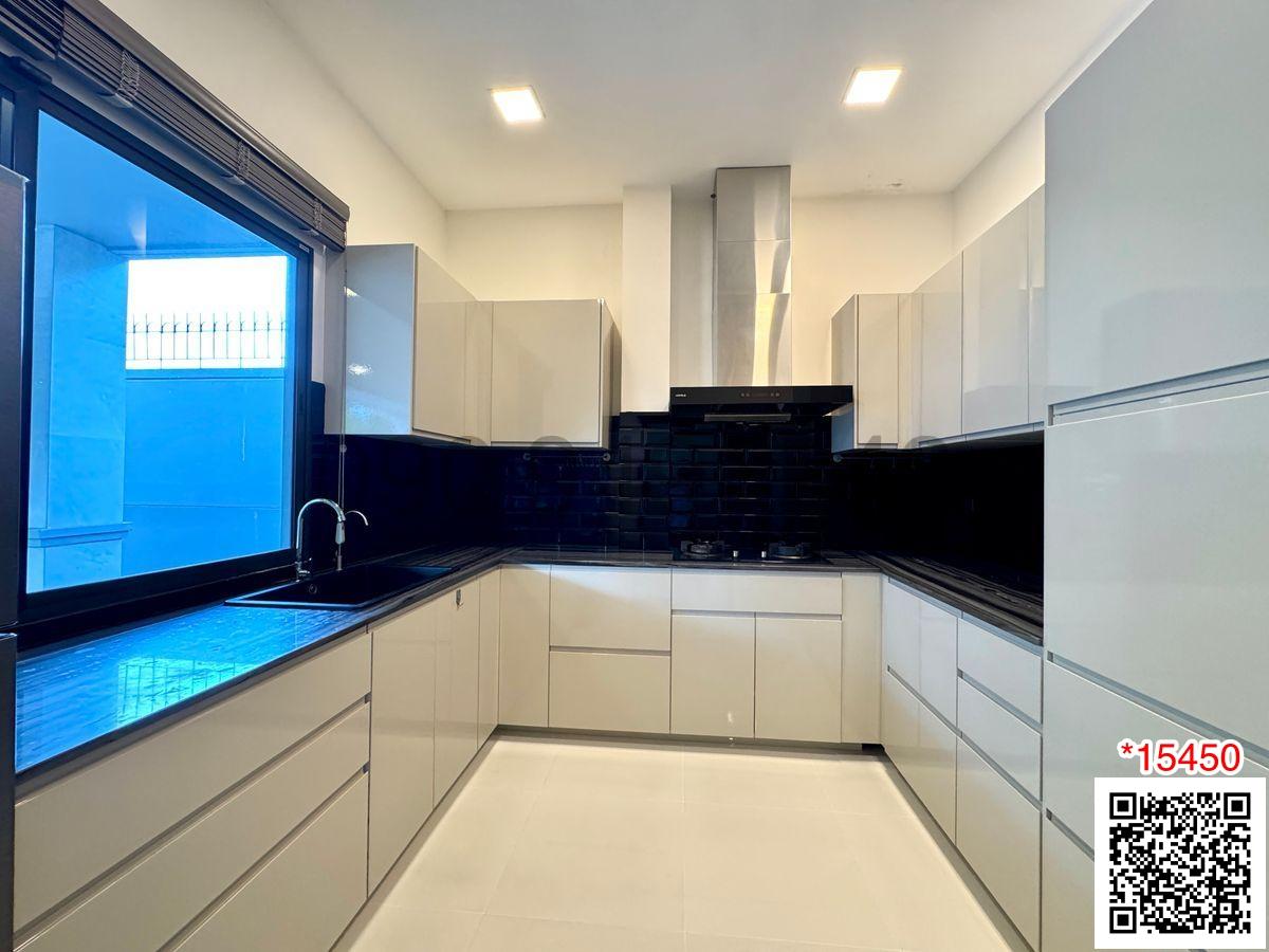 ขาย บ้านเดี่ยว ขนาด 5 ห้องนอน หมู่บ้าน Grand Bangkok Boulevard บางนา-อ่อนนุช