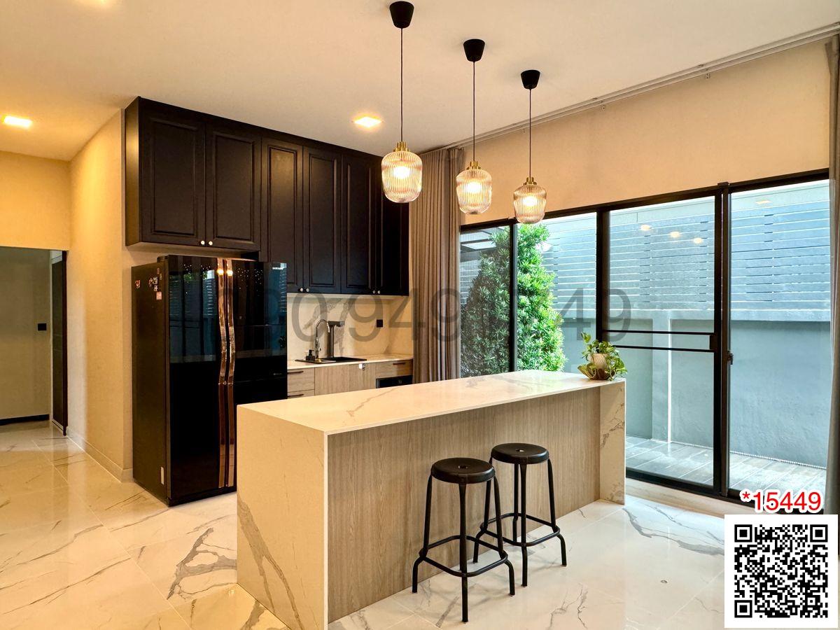เช่า บ้านเดี่ยว ขนาด 5 ห้องนอน หมู่บ้าน Grand Bangkok Boulevard บางนา-อ่อนนุช