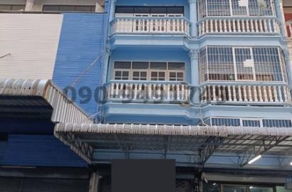 ขาย ตึกแถว 4.5 ชั้น ซอยเฉลิมพระเกียรติ ร.9 ซอย 33 ใกล้ สวนหลวง ร.9 ประตูเฟื่องฟ้า